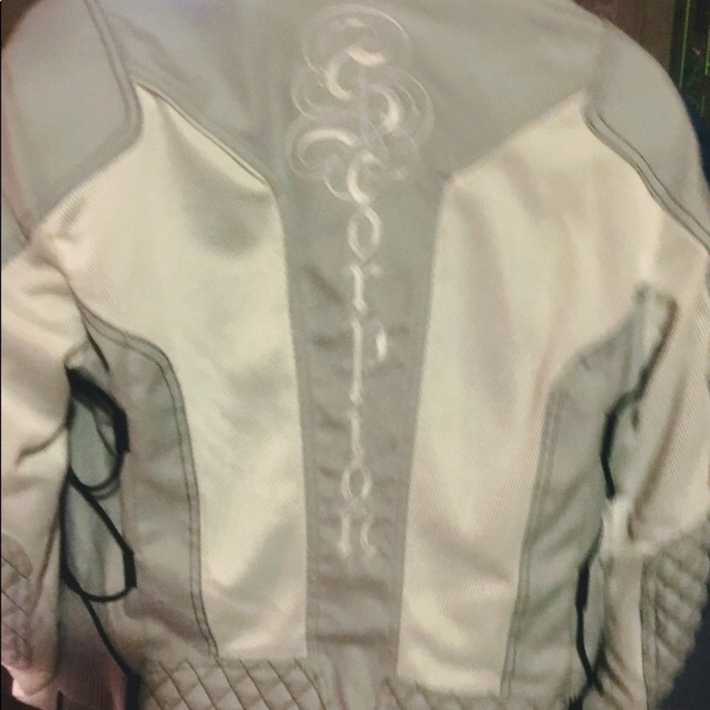 Lady's Riding Jacket - Picture 2 of 7